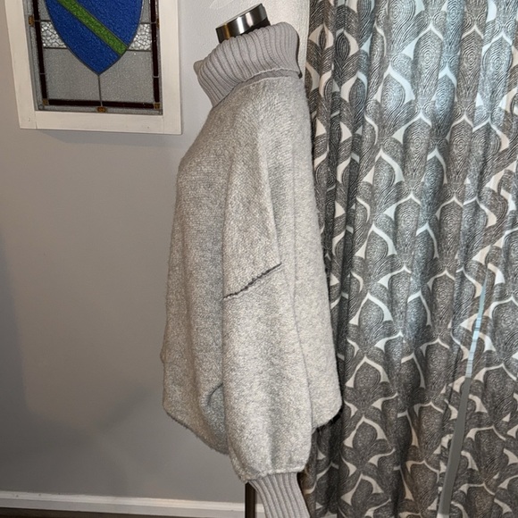 Free People Oversized Milo Tunic Sweater in Heather Grey size medium - Picture 5 of 10